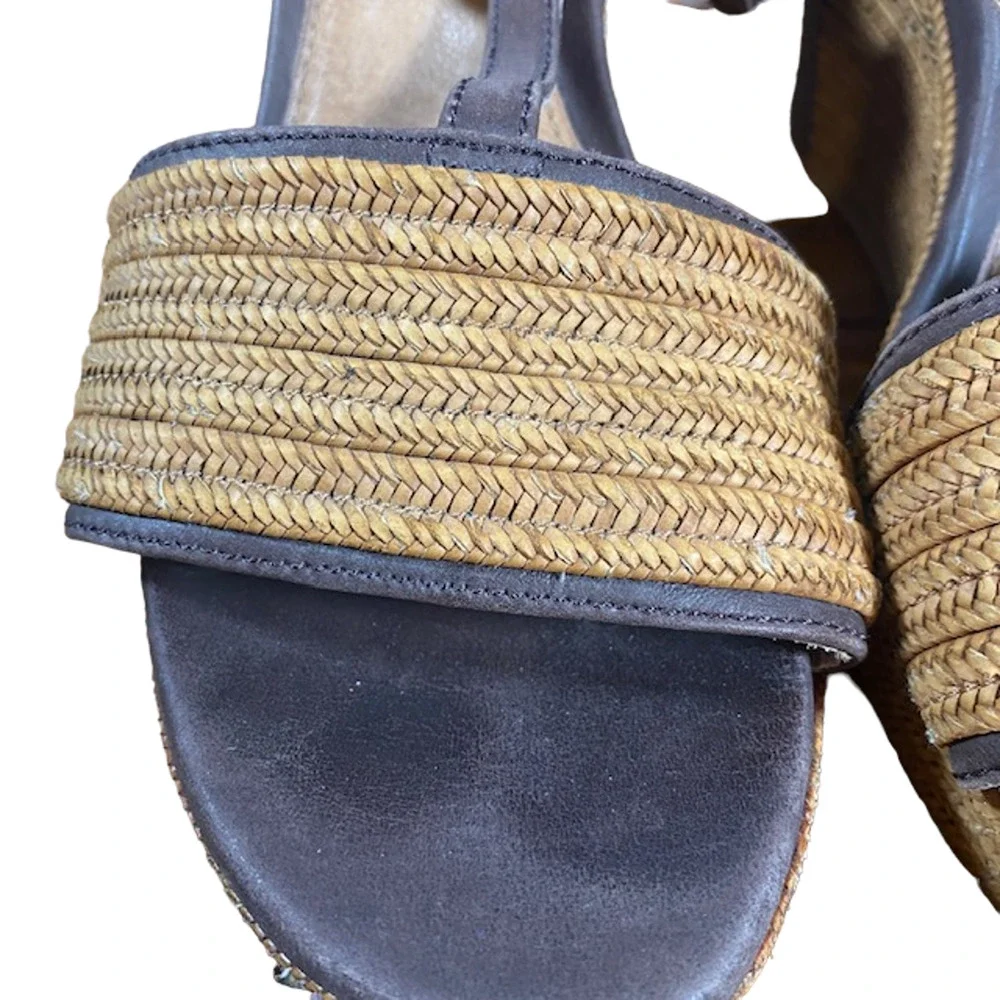 UGG Australia brand ugg